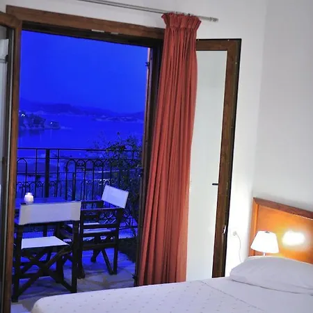 Eye Q Seaview 2* Skiathos-stad