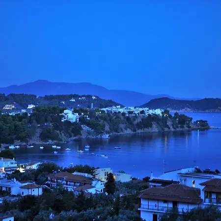 Eye Q Seaview Aparthotel 2*