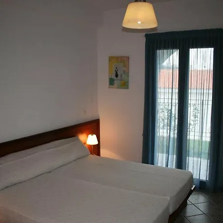 Eye Q Seaview Aparthotel 2*