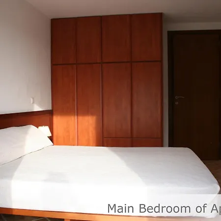 Eye Q Seaview Aparthotel