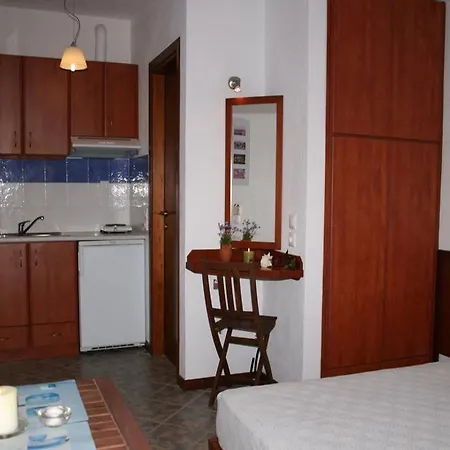 Eye Q Seaview Aparthotel 2*