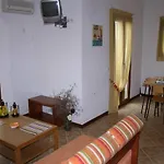 Eye Q Seaview Aparthotel Skiathos-Stadt