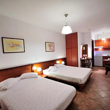 Eye Q Seaview Апарт-отель 4*