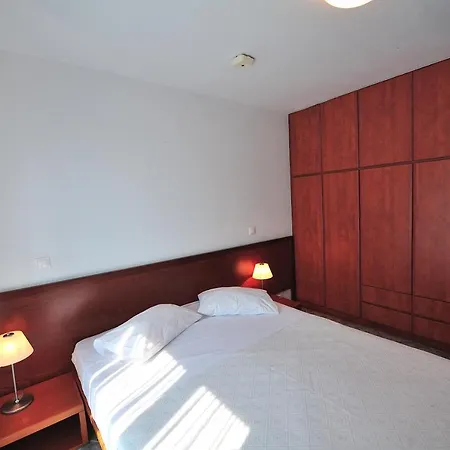 Eye Q Seaview Aparthotel 4*