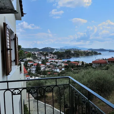 Eye Q Seaview Апарт-отель 4*