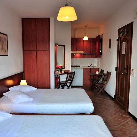 Eye Q Seaview 4*