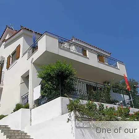 Eye Q Seaview Апарт-отель