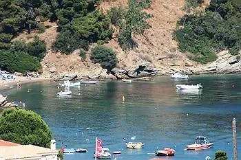 Eye Q Seaview Апарт-отель 4*