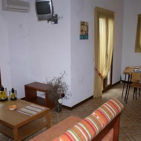 Eye Q Seaview Apartmanhotel Szkiáthosz