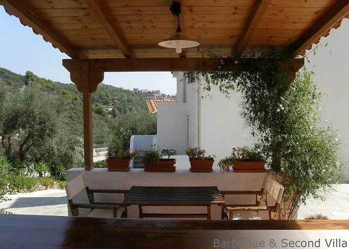 Eye Q Seaview Aparthotel Skiathos Town