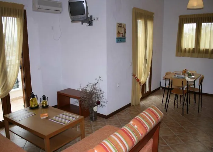 Eye Q Seaview Aparthotel Skiathos Town