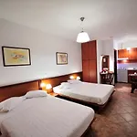 Eye Q Seaview Aparthotel 4*