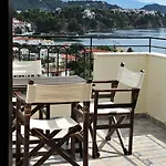 Eye Q Seaview 4*