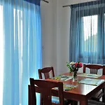 Eye Q Seaview Aparthotel 4*