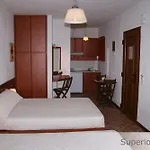 Eye Q Seaview Aparthotel