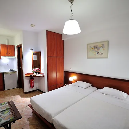 Eye Q Seaview 4* Skiathos-Stadt