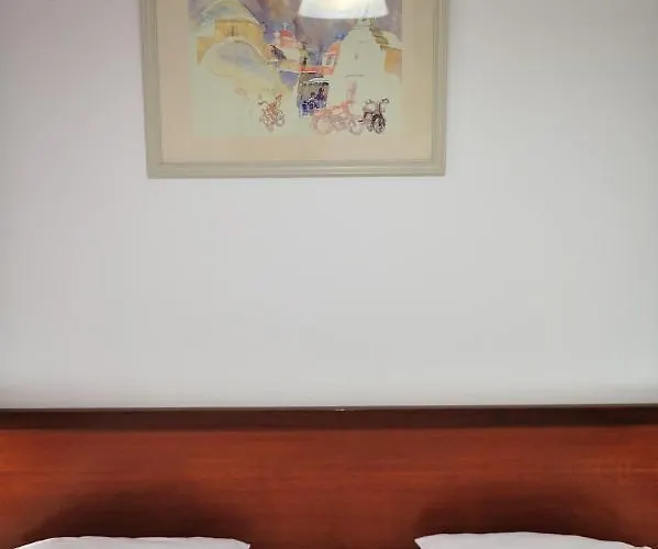 Eye Q Seaview Skiathos-Stadt