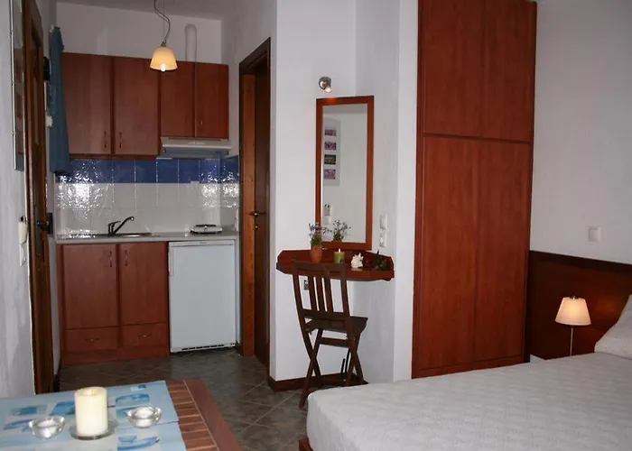 Eye Q Seaview Aparthotel 4*